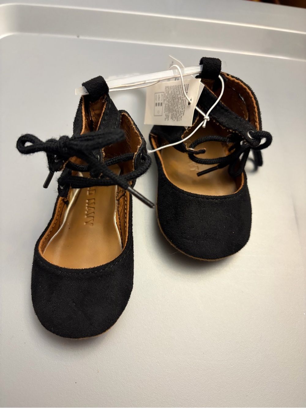 Old Navy, baby shoes size 3 to 6 months